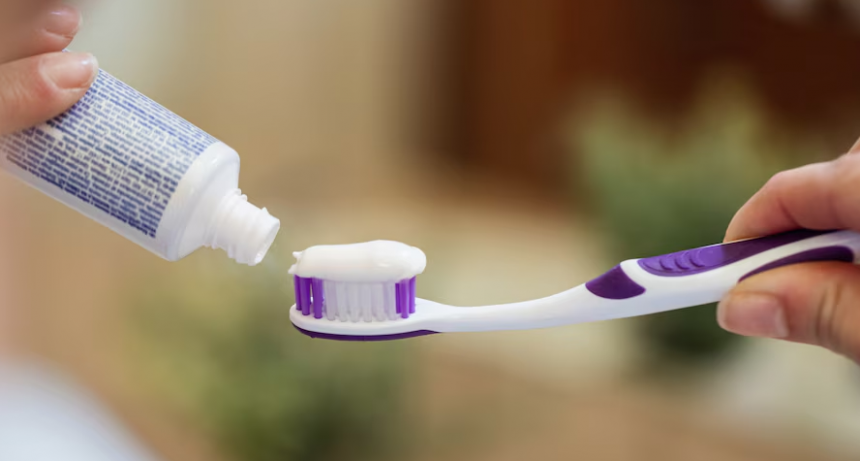 La ANMAT prohibi&oacute; la comercializaci&oacute;n de una pasta dental tras reportar efectos adversos
