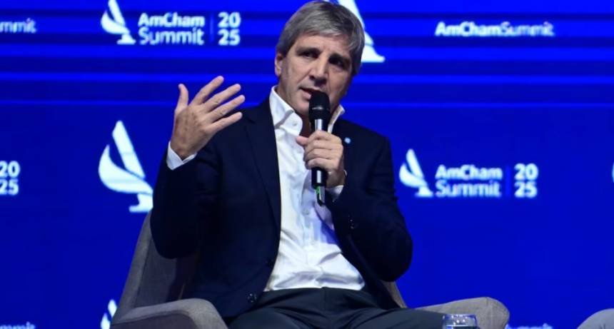 En alerta por la falta de d&oacute;lares, el Gobierno postergar&aacute; al menos hasta 2026 la salida del cepo para empresas