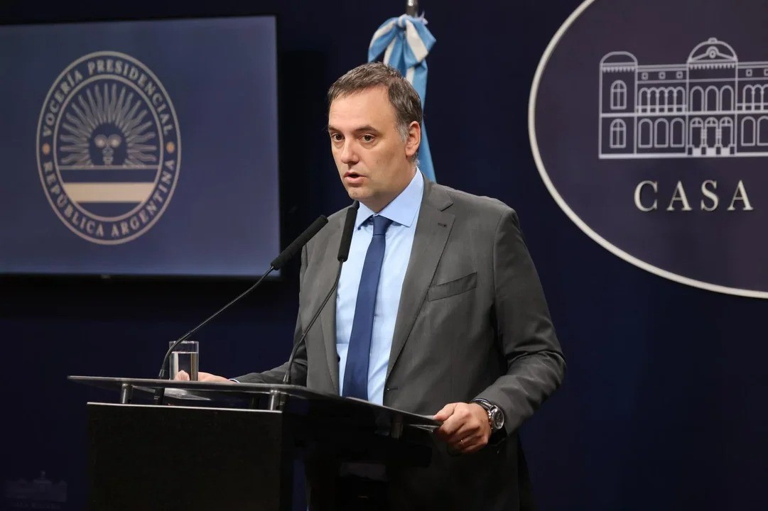 Adorni anunci&oacute; cambios en los ex&aacute;menes para los aspirantes a residencias m&eacute;dicas