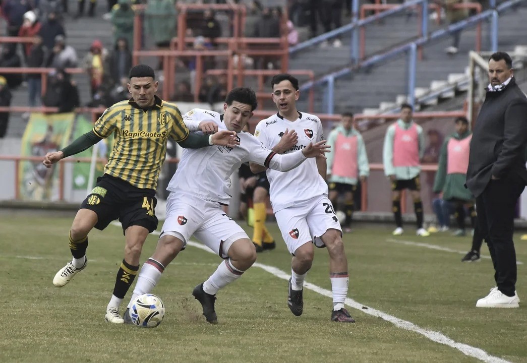 Aldosivi y Newell?s no se sacaron ventajas en un pobre partido en Mar del Plata