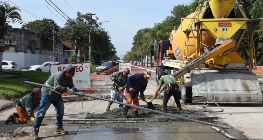 Resistencia avanza en la reparaci&oacute;n de baches sobre Avenida 9 de Julio