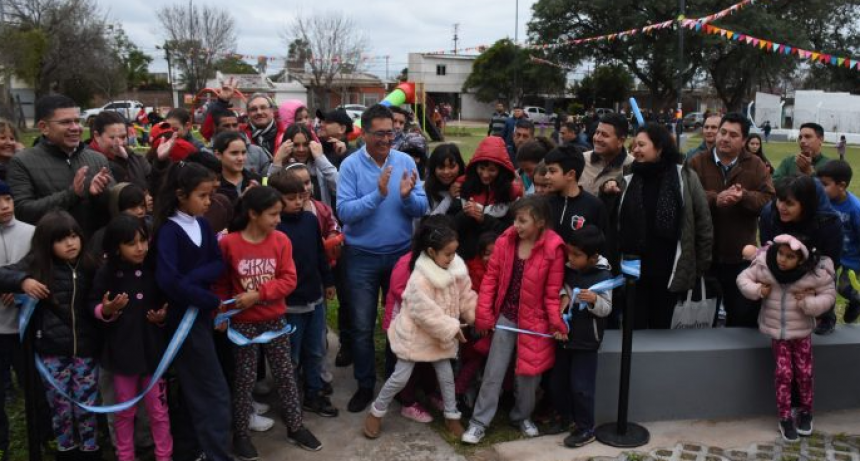Gustavo Mart&iacute;nez habilit&oacute; una plazoleta en Los Teros: &ldquo;El inicio de un plan de obras para mejorar la infraestructura en los barrios&rdquo;