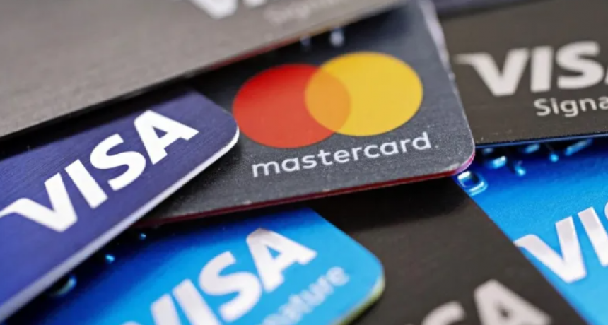 Usar tarjeta de cr&eacute;dito costar&aacute; m&aacute;s: el pago m&iacute;nimo se encareci&oacute; y aument&oacute; la tasa de inter&eacute;s