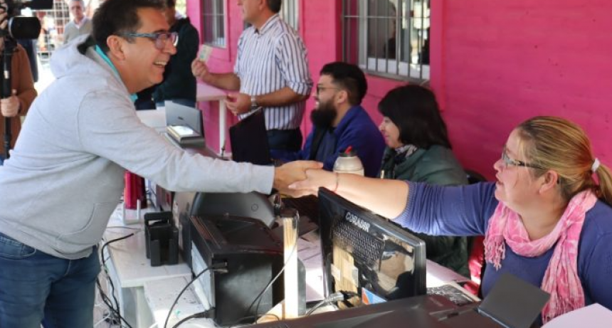 Se concret&oacute; la entrega de licencias m&oacute;viles en el barrio Santa Rita