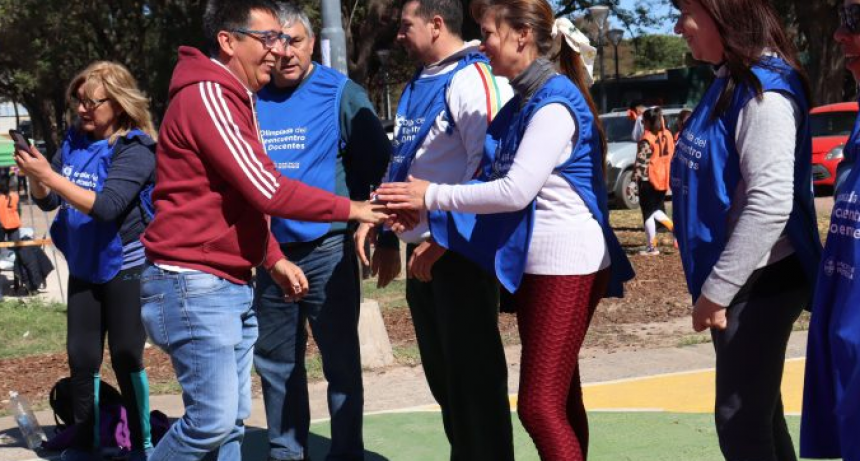 Olimpiadas docentes en el Parque 2 de Febrero: Gustavo Mart&iacute;nez destac&oacute; que &ldquo;la docencia tiene un rol fundamental&rdquo;