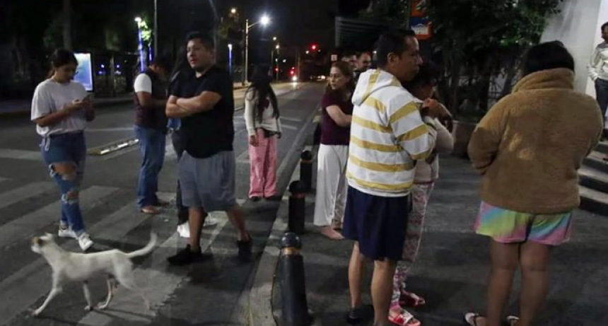 Dos personas mueren en nuevo sismo de magnitud 6,9 en M&eacute;xico
