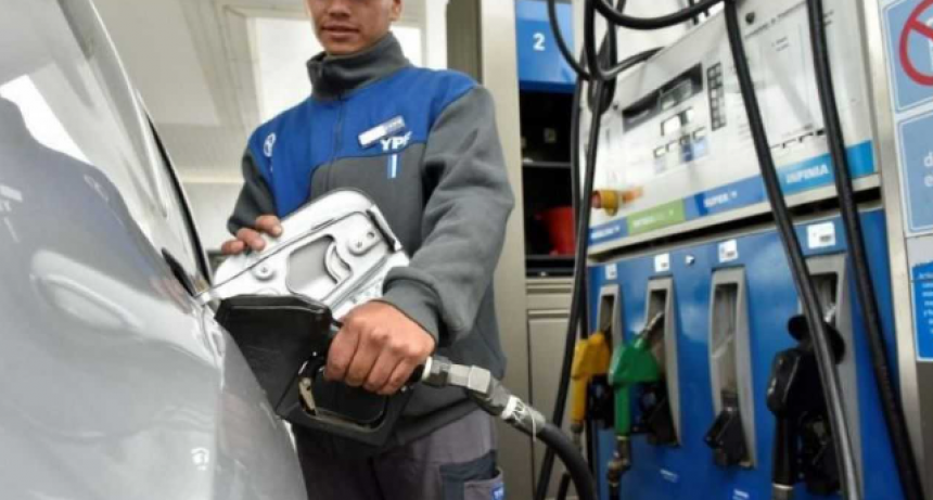 Este fin de semana podr&iacute;a subir el precio del combustible