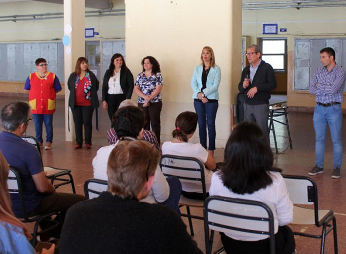 Obras en la Escuela Normal: Educaci&oacute;n y comunidad acordaron traslado de estudiantes y mesa ampliada
