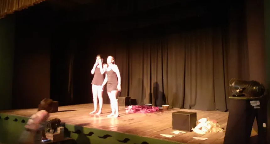 Hasta ma&ntilde;ana contin&uacute;a la Fiesta del Teatro en S&aacute;enz Pe&ntilde;a