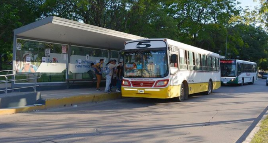Transporte p&uacute;blico de Resistencia: la Defensor&iacute;a del Pueblo se ofreci&oacute; para mediar en el conflicto