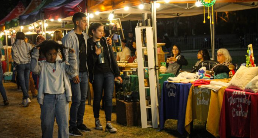 El festival Kara&iacute; Octubre reuni&oacute; a emprendedores y artistas locales de Resistencia