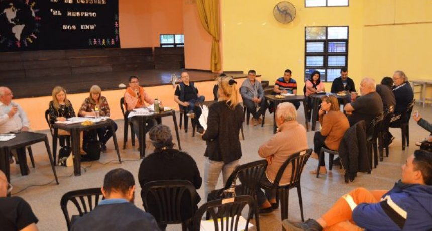 Gustavo Mart&iacute;nez: &ldquo;Trabajamos con la comunidad para mejorar las condiciones de los barrios&rdquo;