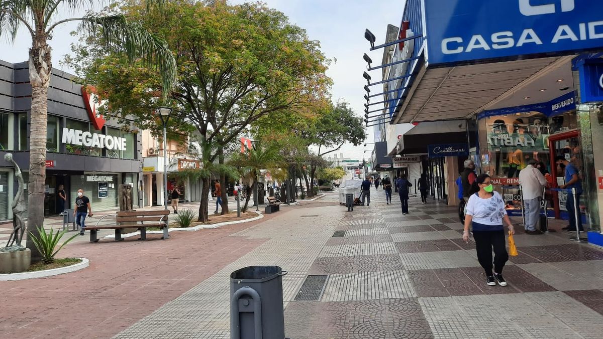 S&aacute;bado con cielo algo nublado y una m&aacute;xima de 30&deg;C