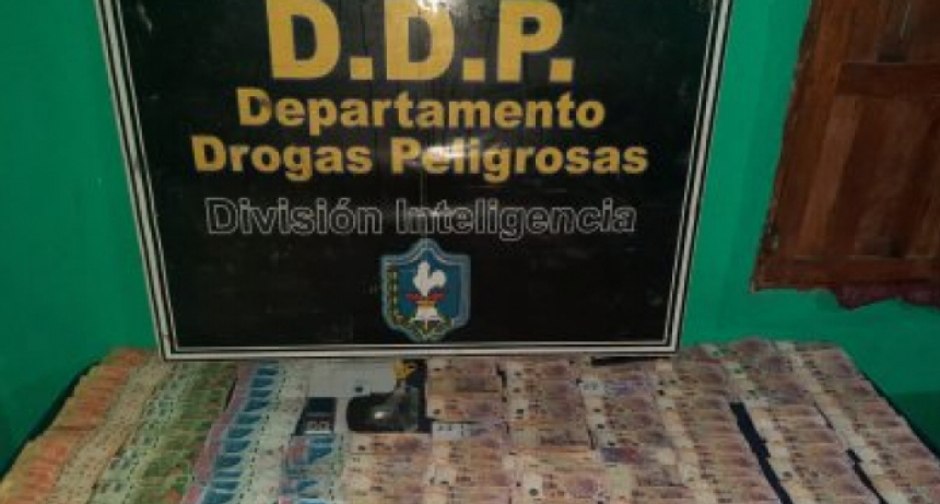 Fue detendio tras allanar su casa y secuestrar coca&iacute;na y m&aacute;s de 100 mil pesos
