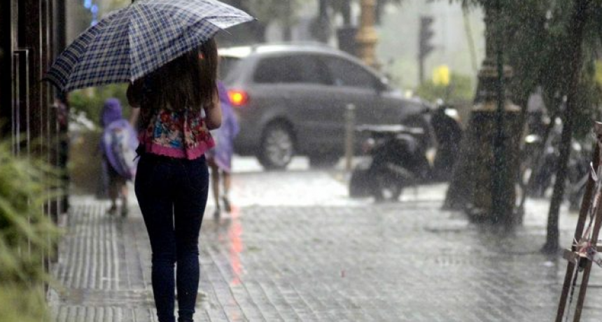 Alerta por tormentas durante el d&iacute;a y descenso de la temperatura