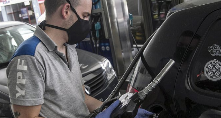 Desde este jueves YPF aument&oacute; el precio de sus combustibles 6% en promedio