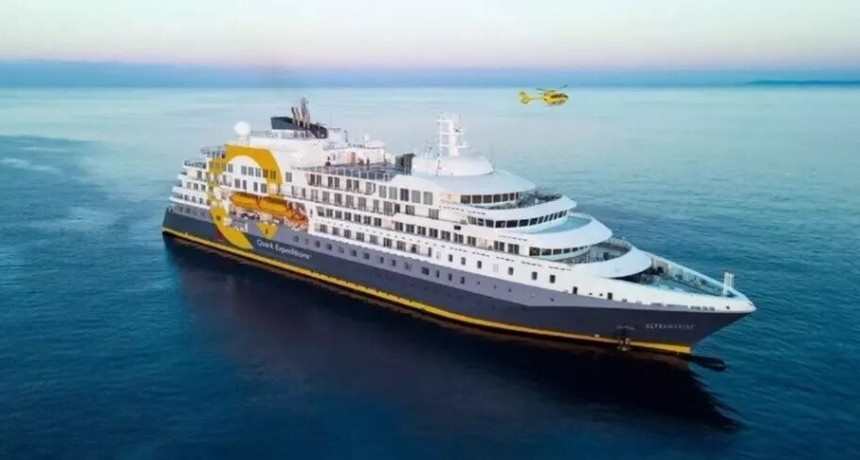 Otro crucero est&aacute; aislado por 9 casos de Covid-19