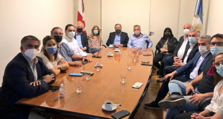 La UCR renovar&aacute; autoridades del Comit&eacute; Nacional con la interna Morales-Lousteau al rojo vivo