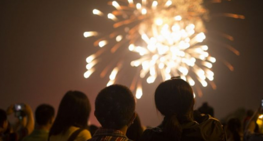 Cohetes: apuestan a que este a&ntilde;o no se utilice estruendo en las Fiestas y que el show sea de luces