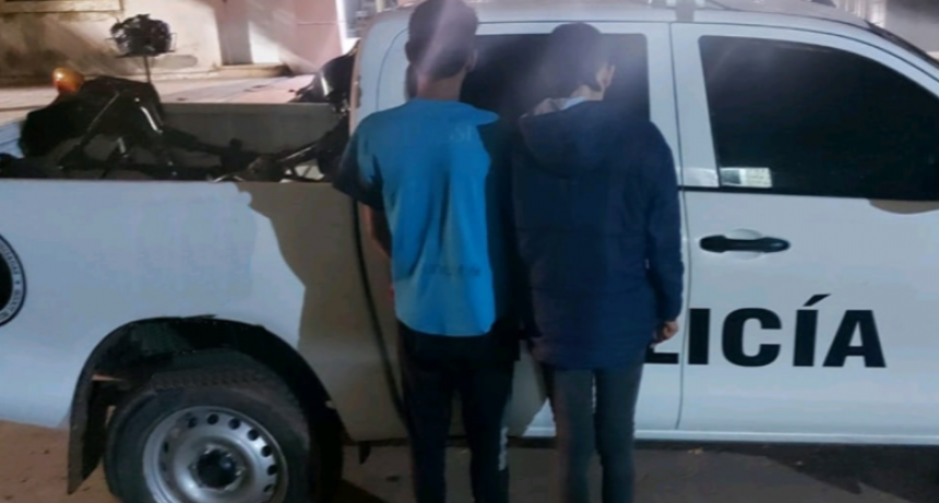 Dos menores fueron descubiertos por la polic&iacute;a cuando desarmaban motos robadas