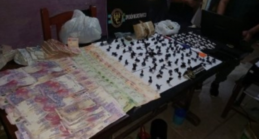 Desarticulan bunker en Resistencia: secuestran casi 90 mil pesos, coca&iacute;na y marihuana
