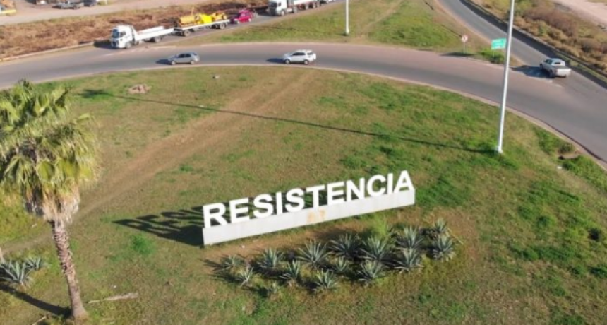 Tr&aacute;nsito paralizado por corte y manifestaci&oacute;n en la rotonda de rutas 11 y 16