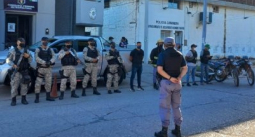 Buscan en Resistencia a un hombre que lesion&oacute; con un cuchillo a su pareja y escap&oacute;