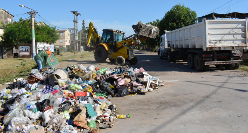 El Municipio de Resistencia realiz&oacute; operativo de saneamiento integral en el barrio G&uuml;iraldes