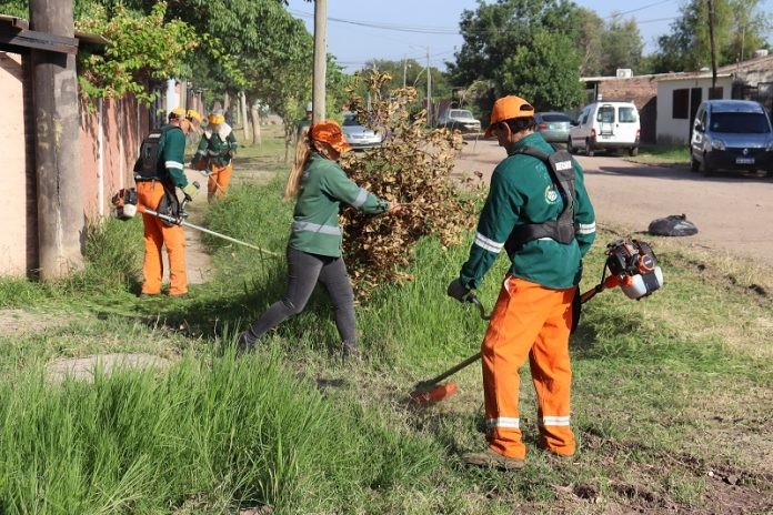 El Municipio de Resistencia realiza operativos de limpieza en el barrio UPCP y zonas aleda&ntilde;as