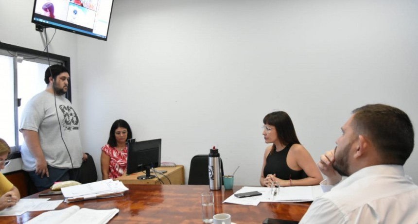 Despacho del oficialismo para proyectos de Educaci&oacute;n Rural y de Gesti&oacute;n Social
