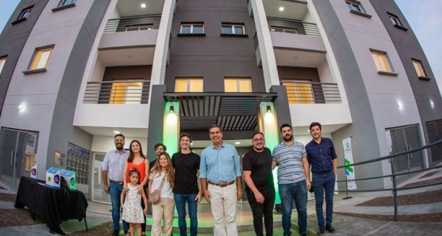 Proyecto &lsquo;Mi Hogar I&rsquo;: Jorge Capitanich entreg&oacute; en Resistencia 24 departamentos para familias chaque&ntilde;as