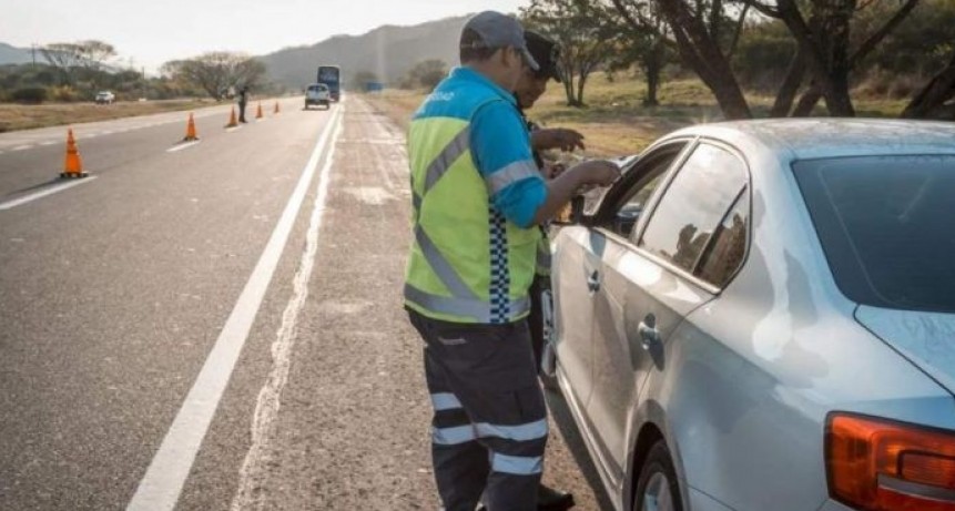 Los papeles que no te pueden faltar si vas a salir a la ruta en el verano